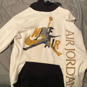 White, Black and gold jordan jumpman hoodie Size S
